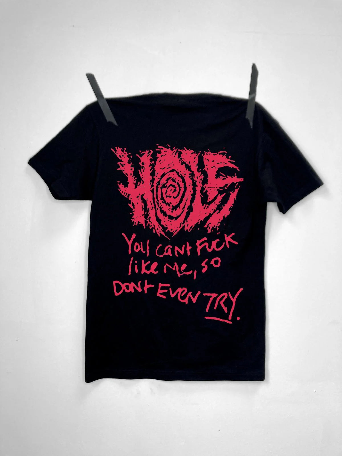 HOLE - SHORT SLEEVE